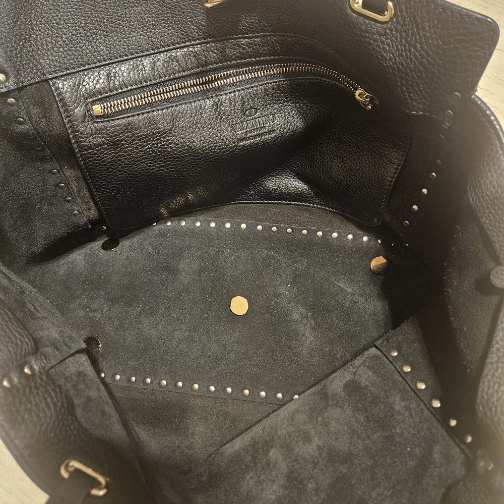 Valentino Garavani Black Tote with Platinum Studs - Picture 5 of 8